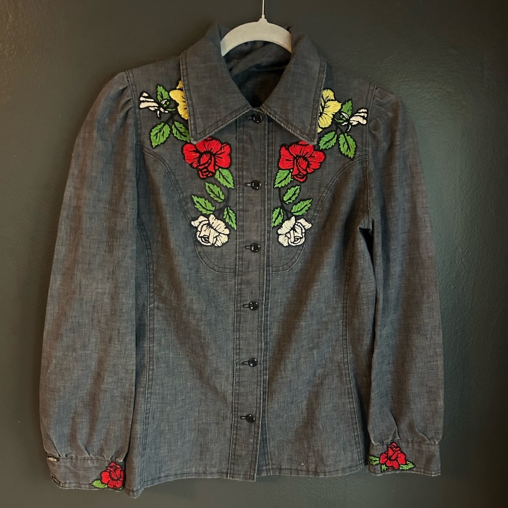 Embroidered Floral Button-Up Denim Shirt Jacket - Gray denim, Vintage